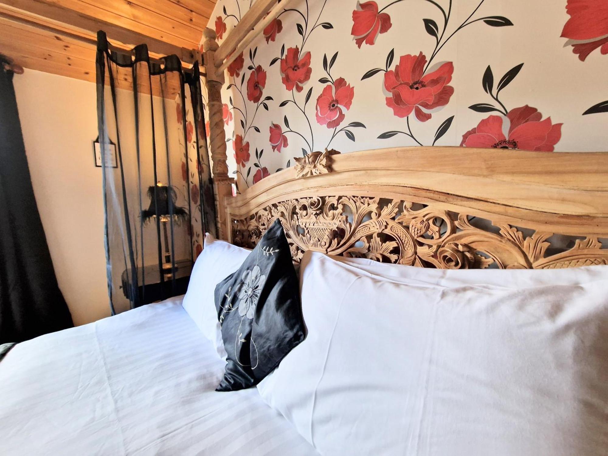Kelty Lomond 4 With Private Hot Tub - Fife - Loch Leven - Lomond Hillsヴィラ エクステリア 写真