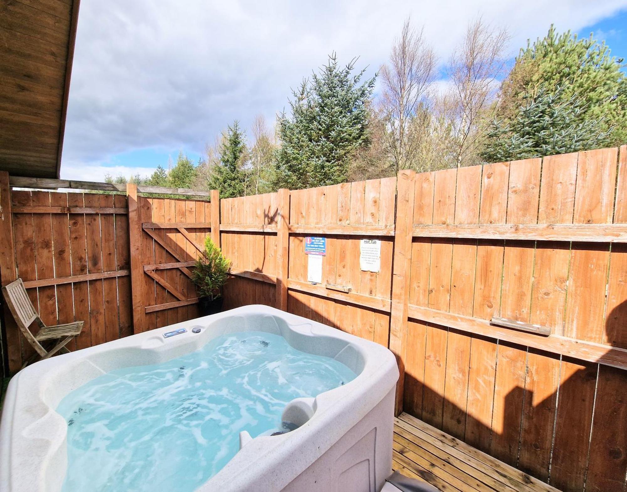 Kelty Lomond 4 With Private Hot Tub - Fife - Loch Leven - Lomond Hillsヴィラ エクステリア 写真
