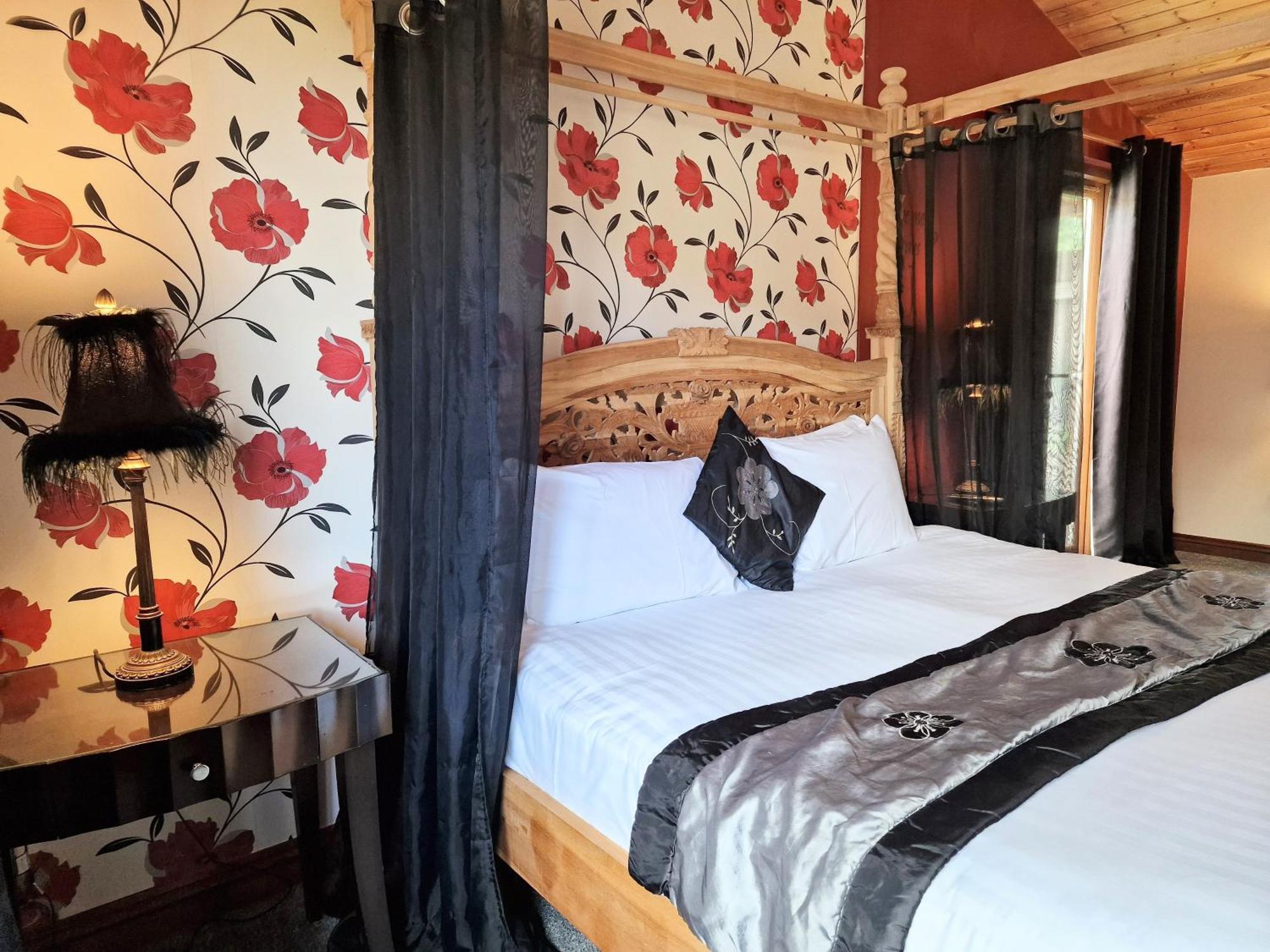 Kelty Lomond 4 With Private Hot Tub - Fife - Loch Leven - Lomond Hillsヴィラ エクステリア 写真